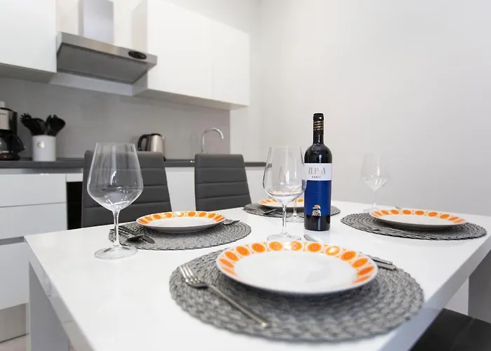 Triple A Διαμέρισμα Σπλιτ